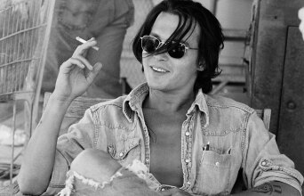 Ο Τζόνι Ντέπ σαν ηθοποιός και σκηνοθέτης στα γυρίσματα της ταινίας του «The Brave», 1997