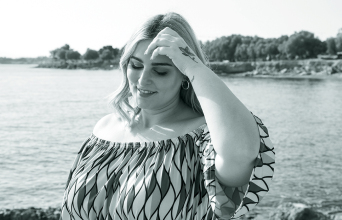 Εβελίνα Νικόλιζα