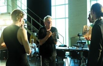 Στις πρόβες της παράστασης «Άλκηστη» του Γιόχαν Σίμους