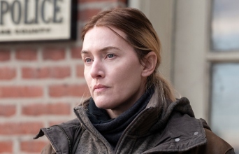 Η Κέιτ Γουίνσλετ ως Μερ Σίαν στην αστυνομική τηλεοπτική σειρά «Mare of Easttown»