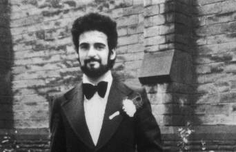 Ο Πίτερ Σάτκλιφ την ημέρα του γάμου του, 10 Αυγούστου 1974 © Express Newspapers/Ideal Image