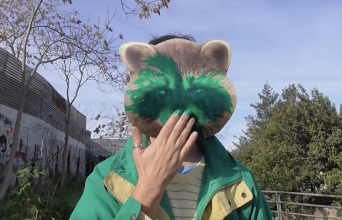 To έργο των Vaskos "Unicorns and their kin" στην έκθεση Sheltered Gardens στον Βοτανικό Κήπο Διομήδους