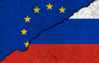 Σημαίες Ευρωπαική Ένωσης και Ρωσίας