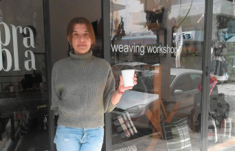 Η Έλενα Λαναρά, δημοσιογράφος και συνιδιοκτήτρια του Fibra Fibra Weathing Workshop, γράφει για το δικό της Κουκάκι.