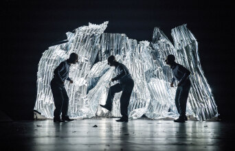 Από την παράσταση ELENIT του Ευριπίδη Λασκαρίδη