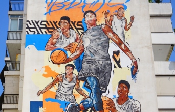 Ο street artist Same84, σε συνεργασία με τη Νike, φιλοτέχνησε το 2019 την τοιχογραφία με τους Antetokounbros λίγο πριν την έναρξη του Παγκοσμίου Κυπέλλου Μπάσκετ