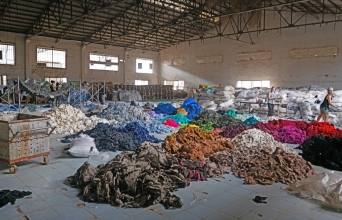 πολλά ρούχα 