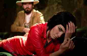 Η Πηνελόπη Τσιλίκα και ο Αναστάσης Ροϊλός στην "Παρεξήγηση" του Καμύ σε σκηνοθεσία Γιάννη Χουβαρδά