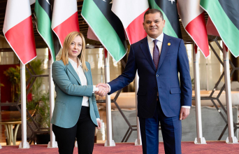 Η Πρωθυπουργός της Ιταλίας Τζόρτζια Μελόνι και ο Πρωθυπουργός της Λιβύης Αμπντούλ Χαμίντ Ντμπέιμπα