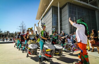 Οι Bloco Swingueira σε ρυθμούς σάμπα afro και σάμπα ρέγκε στο ΚΠΙΣΝ