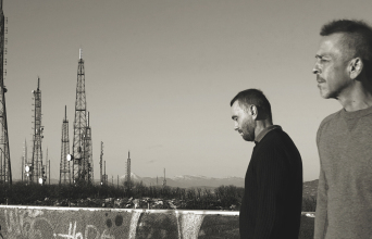 O Κωνσταντίνος Bήτα και o Νίκος Πατρελάκης μιλούν στην Athens Voice με αφορμή τον νέο κύκλο συναυλιών από το πρότζεκτ «Neapoly» στην Εναλλακτική Σκηνή της ΕΛΣ.