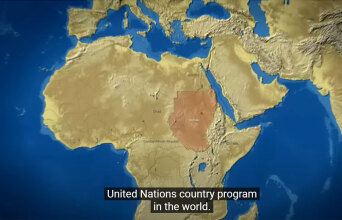 Αφρική: Η συγγραφέας Λένα Διβάνη κυκλοφορεί στην πόλη, φωτογραφίζει ό,τι της κάνει κλικ και γράφει μερικές σκέψεις