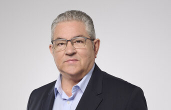 Εκλογές 2023 - Δημήτρης Κουτσούμπας: Ο ΓΓ της ΚΕ του ΚΚΕ γράφει στην Athens Voice