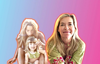 Συνέντευξη: Η Λάρα Ταμπακοπούλου, κόρη της Joanna Harcourt-Smith, μιλάει για την κληρονομιά της μητέρας της, τις ψυχεδελικές θεραπείας και τη ζωή της.