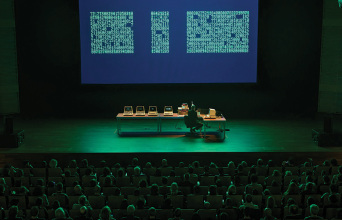 Ο γερμανός καλλιτέχνης Robert Henke είναι ανάμεσα στα ονόματα που θα έρθουν στο Subset Festival. 