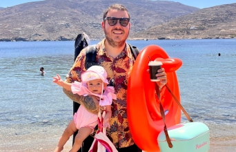 Η Τήνος του Άνταμ Κοντοβά