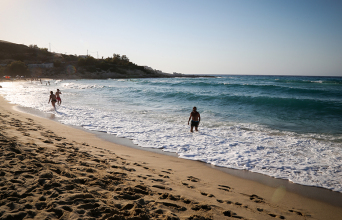 Ικαρία: Οδηγός για αξιοθέατα, παραλίες και φαγητό