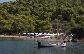 Σπέτσες: Οδηγός για αξιοθέατα, παραλίες, φαγητό, διασκέδαση