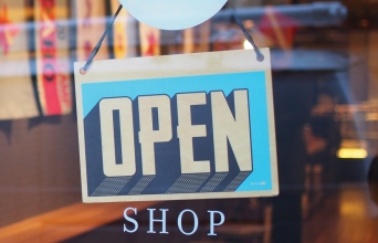 ταμπέλα με σήμα closed