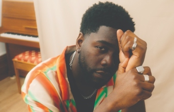 O Jake Isaac μας στέλνει την κασέτα του καλοκαιριού.