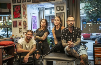 The Burning Eye Tattoo: Ο νέος χώρος για το τατουάζ που οραματίστηκαν οι Amok, Bloody Mary, Leah και Live2