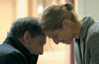 Ενας άλλος κόσμος: Οι Στεφάν Μπριζέ και Βενσάν Λεντόν κλείνουν τους λογαριασμούς τους με τον καπιταλισμό