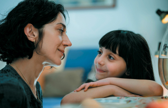 Shayda: Ντεμπούτο με υποσχέσεις από τη Nούρα Νιασάρι