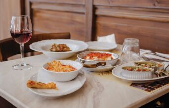 6 νόστιμες στάσεις στο Κουκάκι