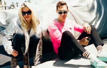 The Kills: Αποκλειστική συνέντευξη με την Alison Mosshart και τον Jamie Hince στην Athens Voice για το νέο τους άλμπουμ «God Games», τη μουσική και τη ζωή τους.