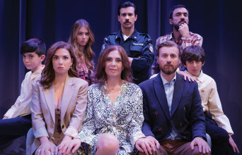 Unfriend, Θέατρο Νέος Ακάδημος