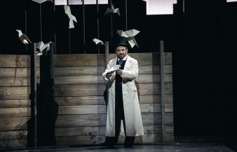 «Οι αστραπές» στην ΕΛΣ: Ο Χάρης Ανδριανός μιλάει για την όπερα του Φιλίπ Ερσάν