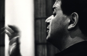 Ο Μάνος Χατζιδάκις, «Ο καθρέφτης και το μαχαίρι»