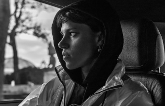 Ιστορίες για αγρίους: Η Μόνικα ναυαγός