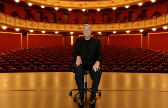 Ο Ρόμπερτ Ουίλσον στο Δημοτικό Θέατρο Πειραιά