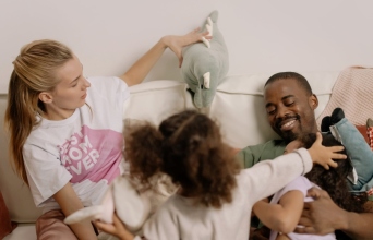 Οι ταυτότητες που ενώνουν και διχάζουν 