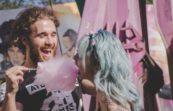 Puriteens: Είναι οι σημερινοί έφηβοι σεμνότυφοι;  