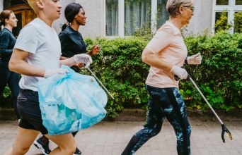 Plogging, μια καινούργια σουηδική συνήθεια