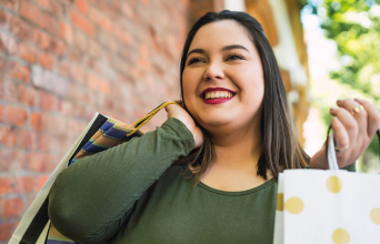 Αφιέρωμα Plus Size: Ρούχα για όλους, χωρίς διακρίσεις και απαγορευτικά