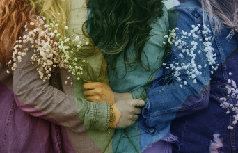 Μεγαλώνοντας ως γκέι γυναίκα στα τέλη του 20ού αιώνα