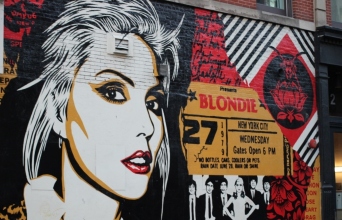 Νέα Υόρκη: Μητρόπολη. Καθρέφτης. Φάρος.