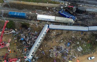 ΕΙΚΟΝΕΣ ΑΠΟ DRONE ΑΠΟ TO ΠΟΛΥΝΕΚΡΟ ΣΙΔΗΡΟΔΡΟΜΙΚΟ ΔΥΣΤΥΧΗΜΑ ΣΤΑ ΤΕΜΠΗ - ΣΥΓΚΡΟΥΣΗ ΕΜΠΟΡΙΚΗΣ ΜΕ ΕΠΙΒΑΤΙΚΗ ΑΜΑΞΟΣΤΟΙΧΙΑ