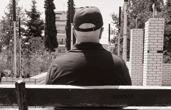 «Αόρατοι άνθρωποι – Μαθήματα ζωής από τον άστεγο Μιχάλη Σαμόλη», εκδόσεις Παπαδόπουλος