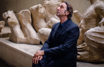 Νυχτερινός Εκφωνητής: Ο Ρένος Χαραλαμπίδης γράφει στην Athens Voice για τη νέα ταινία του και μοιράζεται backstage στιγμές και εικόνες από τα γυρίσματά της στην Αθήνα.