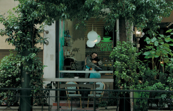 Νυχτερινός εκφωνητής: Οι ιστορίες ραδιοφώνου του Ρένου Χαραλαμπίδη