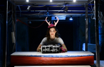 Δυο γυναίκες στη μικρή Επίδαυρο