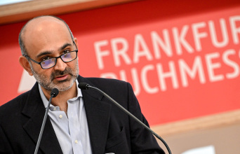 Ο τελευταίος λευκός του Μόχσιν Χαμίντ: Όταν οι λευκοί γίνονται μαύροι