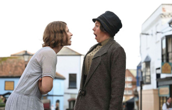 Μικρά πρόστυχα γράμματα από την Ολίβια Κόλμαν και την Τζέσι Μπάκλεϊ