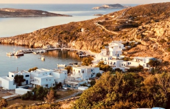 Κίμωλος 2024: Οδηγός για αξιοθέατα, παραλίες, φαγητό, διασκέδαση