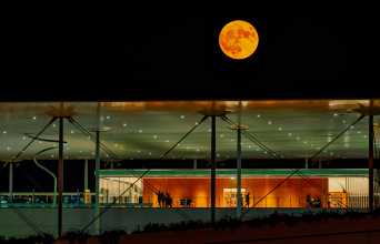 Πού θα ξενυχτήσεις με φόντο την πανσέληνο;