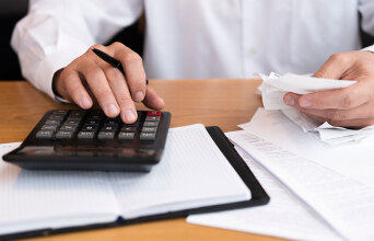 Φοροδιαφυγή: O διαχρονικός ελέφαντας στο δωμάτιο ή η μεγαλύτερη συλλογική μας υποκρισία